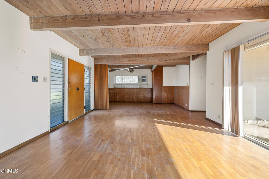 630 West Roderick Avenue Oxnard, CA 93030 - Photo 3 of 13