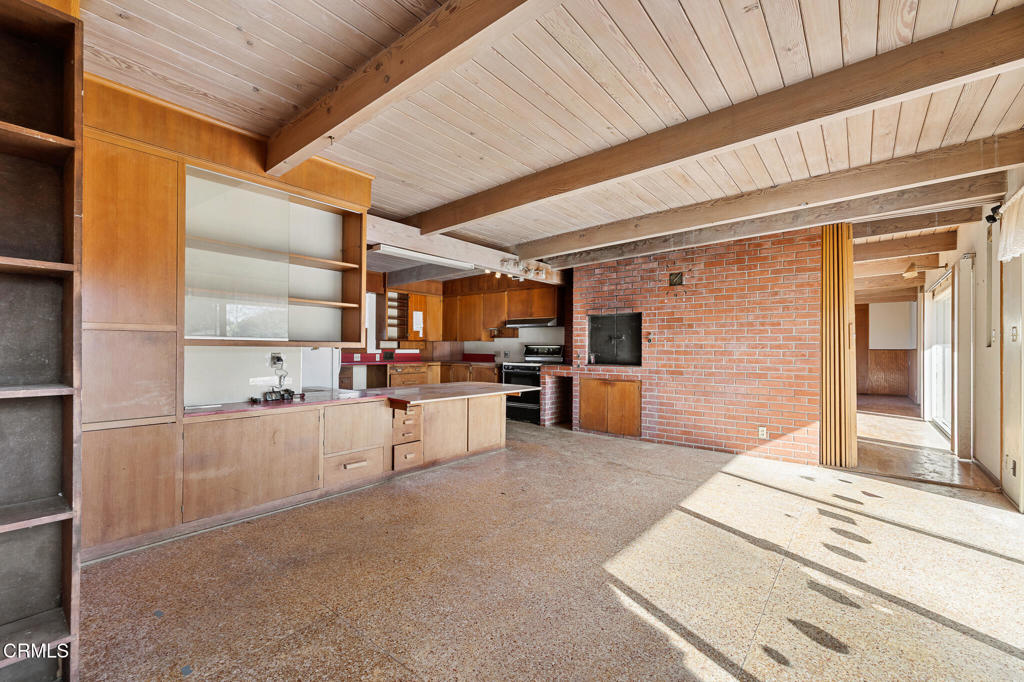 630 West Roderick Avenue Oxnard, CA 93030 - Photo 4 of 13