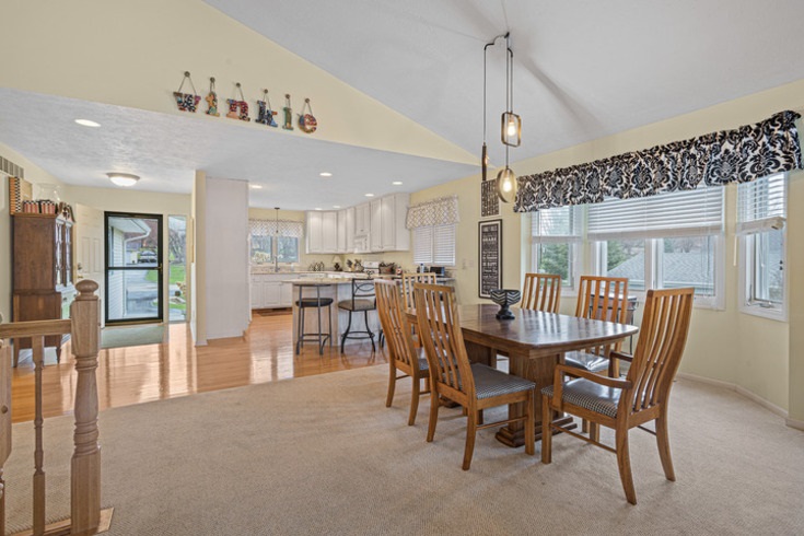 834 Breckenboro Road Lake Summerset, IL 61019 - Photo 12 of 39 a dining room with furniture and window