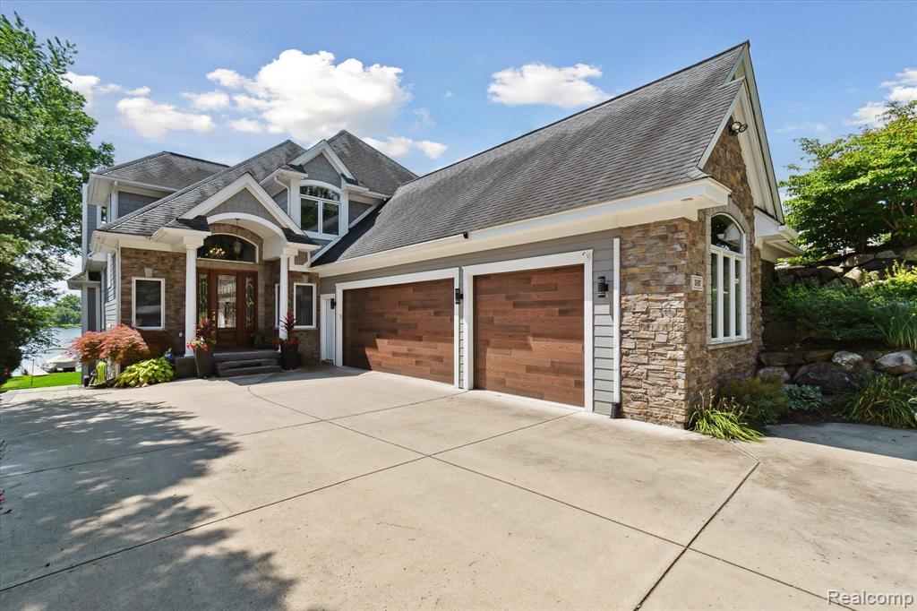 3067 Ridgemont Street Commerce Township, MI 48382 - Photo 2 of 76