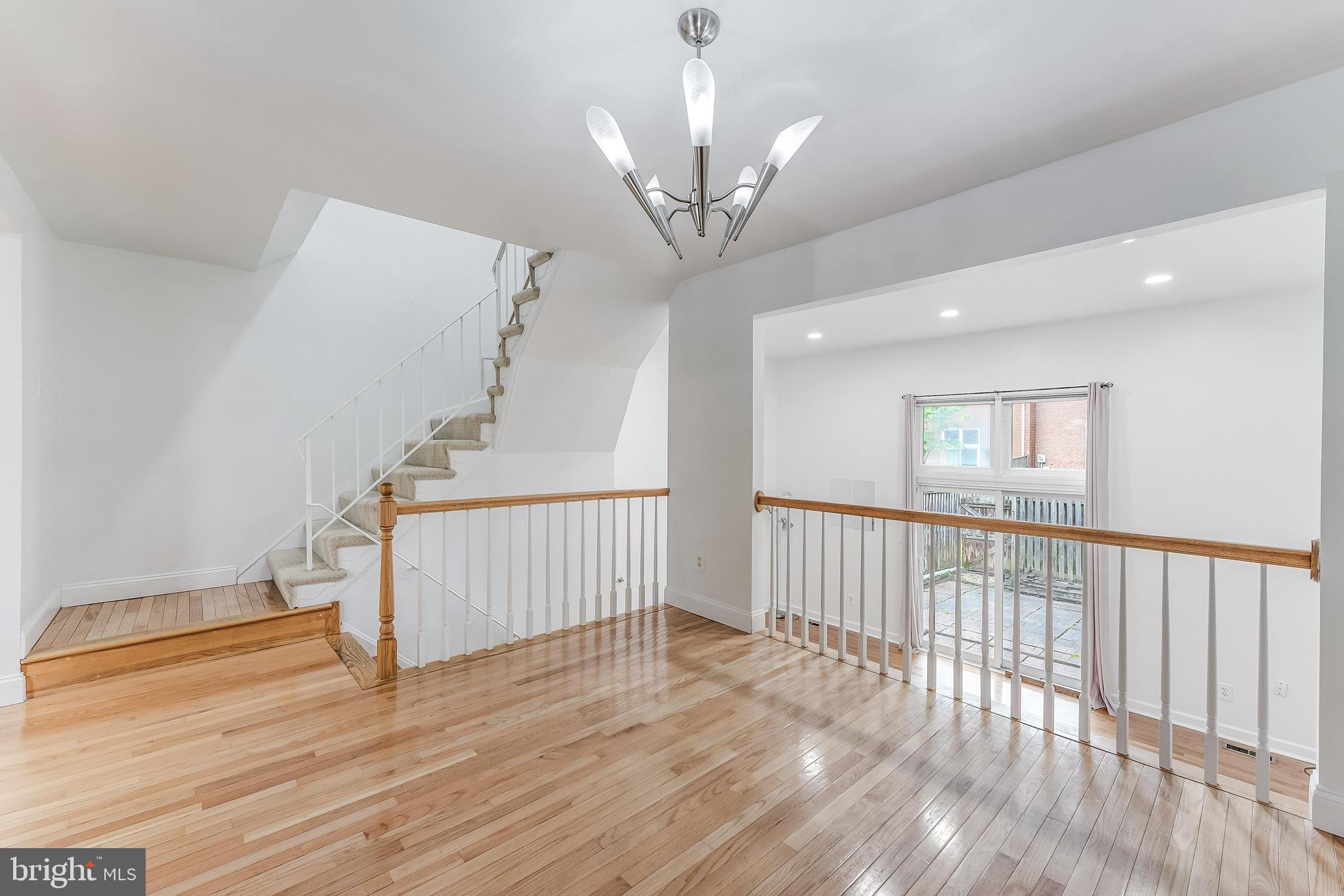 2331 Harleyford Court Reston, VA 20191 - Photo 11 of 40 Bright and airy entryway with charm.