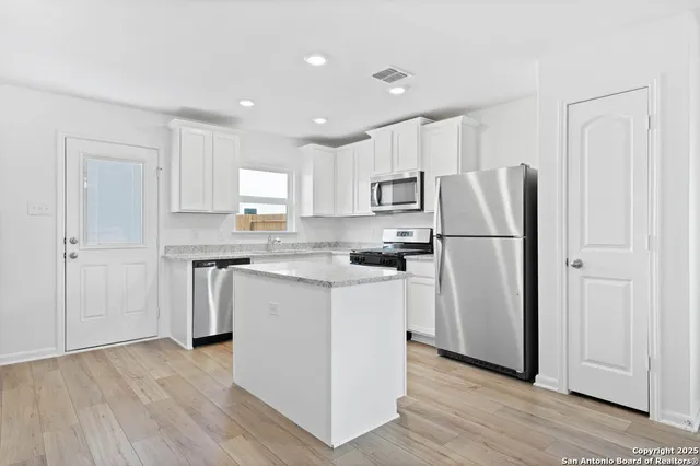 $239,900 | 3418 Warlow Branch, Converse, TX 78109