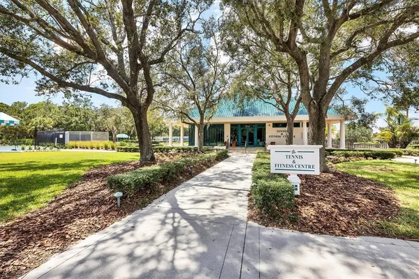 $825,000 | 7304 St Georges Way, University Park, FL 34201