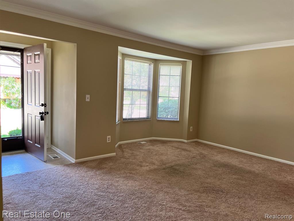 396 Meadow Bridge Drive, Unit 130 Rochester, MI 48307 - Photo 5 of 26