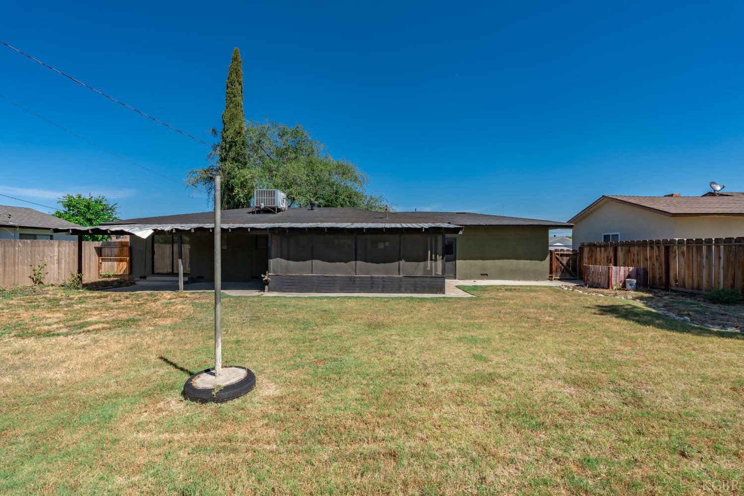 161 West Spring Lane Lemoore, CA 93245 - Photo 29 of 34 Gallery Image 29