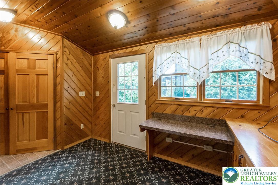 11 East Front Street Jim Thorpe, PA 18229 - Photo 33 of 63 a bathroom with a sink and a shower