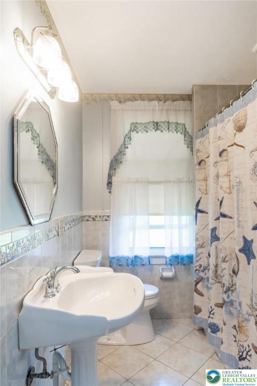 11 East Front Street Jim Thorpe, PA 18229 - Photo 44 of 63 a bathroom with a sink mirror and toilet