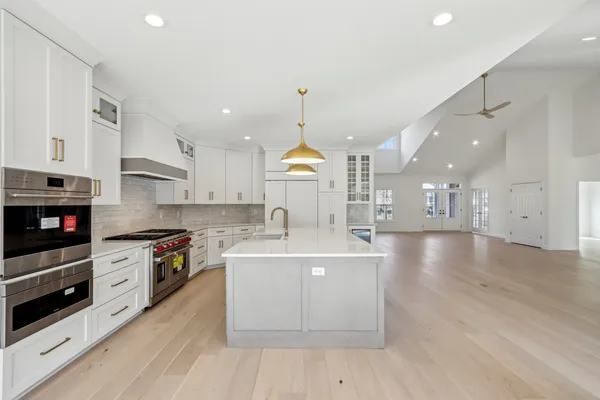 $860,300 | 39W909 North Hathaway Lane, Geneva, IL 60134