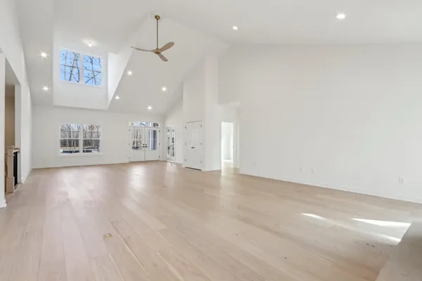 $860,300 | 39W909 North Hathaway Lane, Geneva, IL 60134