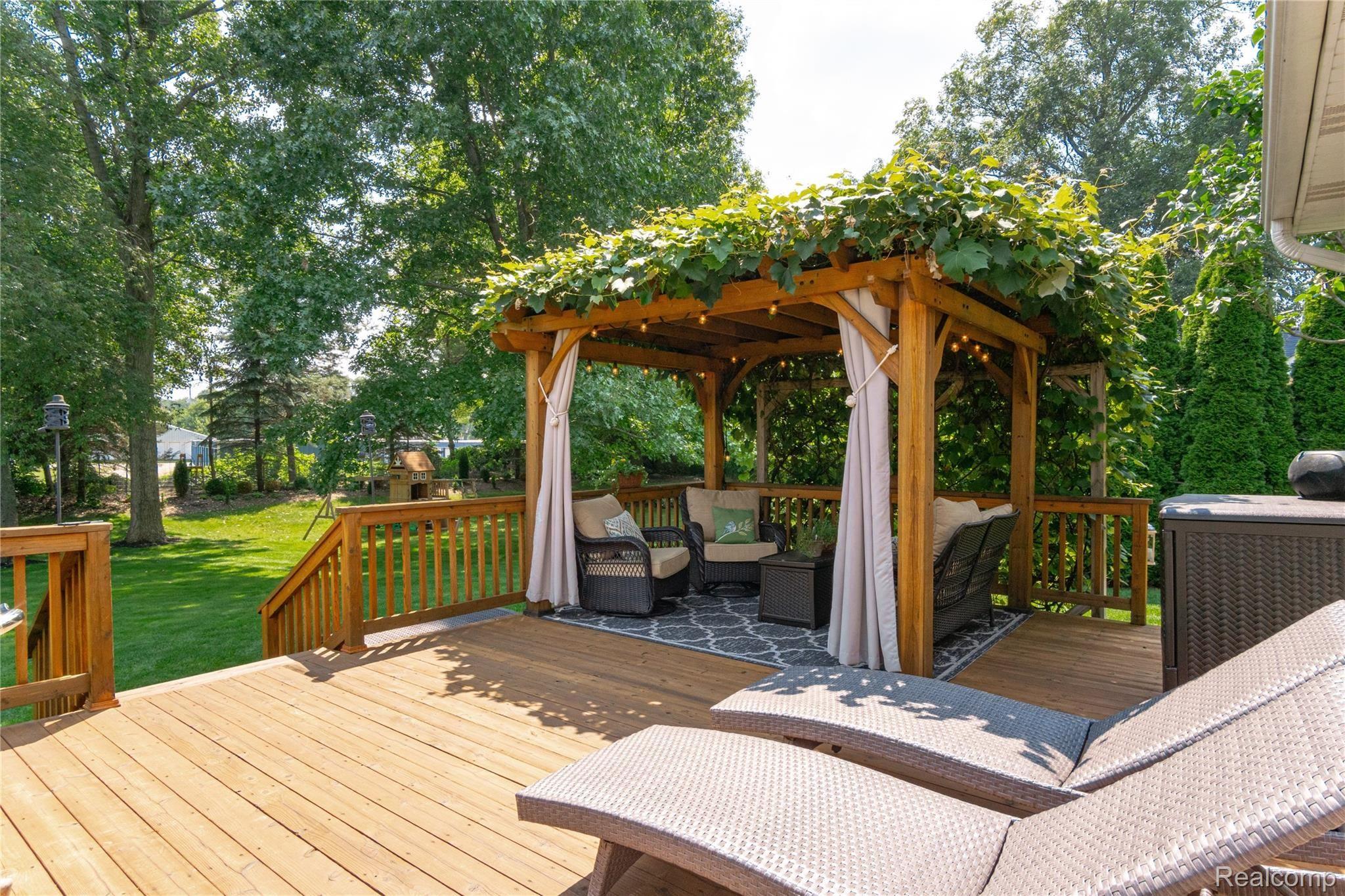16203 River Ridge Trail Linden, MI 48451 - Photo 26 of 31 Exteriors (10 of 15).jpg