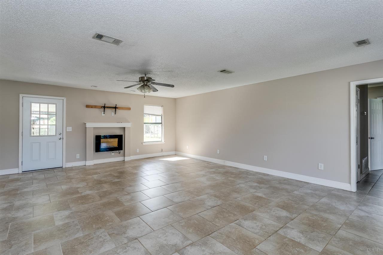 531 Li Fair Place Pensacola, FL 32506 - Photo 4 of 23