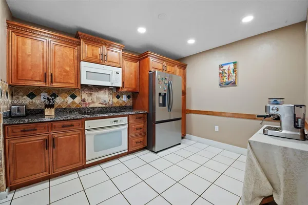 $2,900 | 6225 Northwest 190th Terrace, Hialeah, FL 33015
