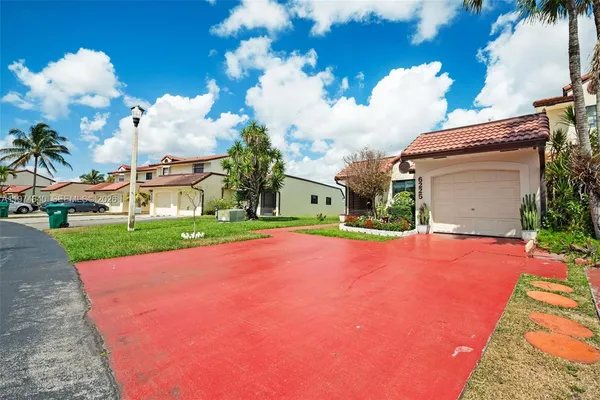 $2,900 | 6225 Northwest 190th Terrace, Hialeah, FL 33015