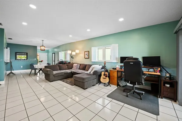 $2,900 | 6225 Northwest 190th Terrace, Hialeah, FL 33015