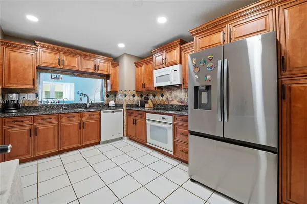 $2,900 | 6225 Northwest 190th Terrace, Hialeah, FL 33015