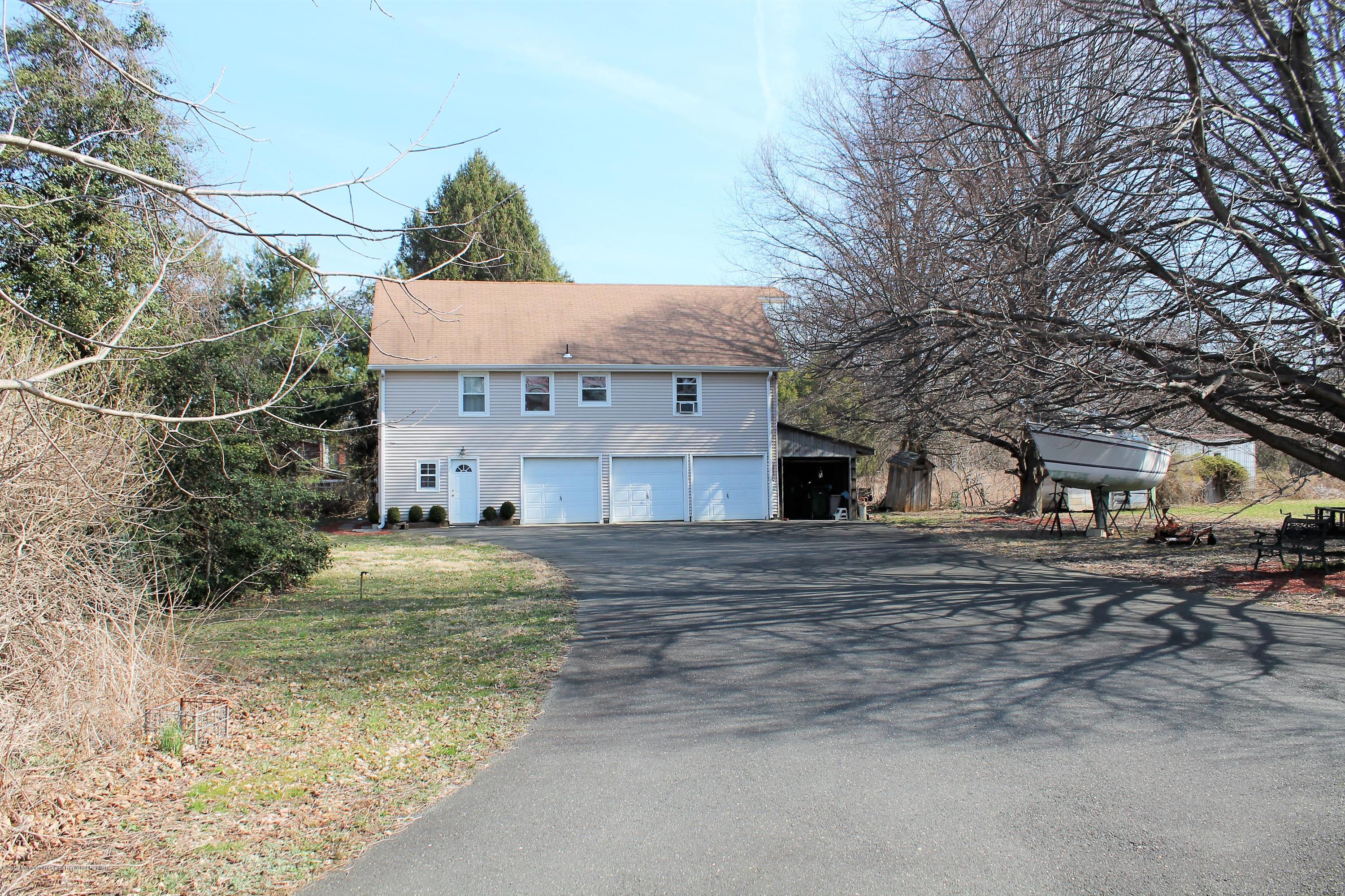 281 Pond Road Freehold, NJ 07728 - Photo 13 of 22 garage