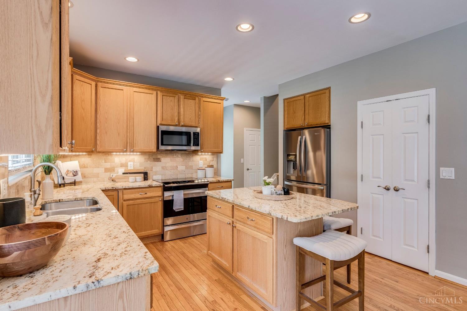 5038 Midfield Road Cincinnati, OH 45244 - Photo 18 of 55