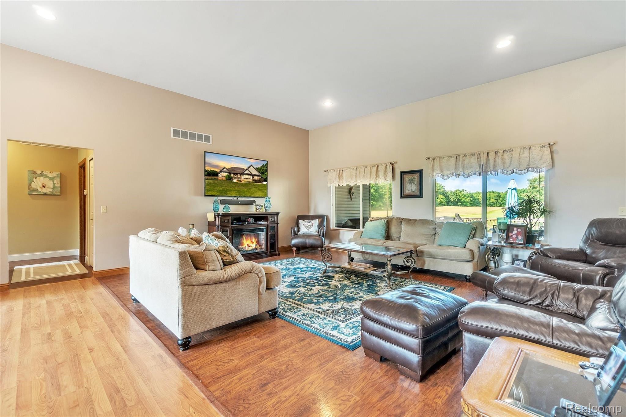 2132 South Oak Road Davison, MI 48423 - Photo 8 of 55 08-2132-S-Oak-Rd-WindowStill-Real-Estate-Photography-8.jpg