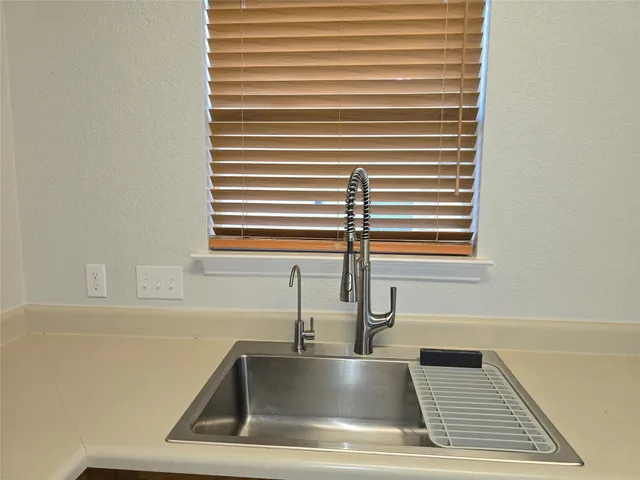 a close view of sink and tap