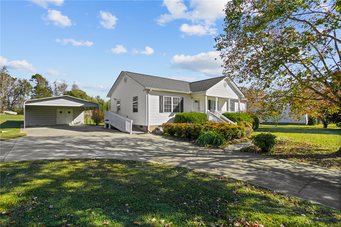 3273 Stone Station Road Spartanburg, SC 29306 - Photo 3 of 43 Gallery Image 3