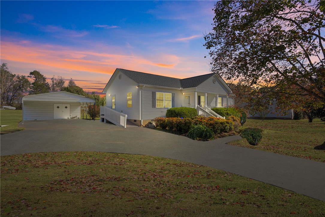 3273 Stone Station Road Spartanburg, SC 29306 - Photo 4 of 43 Gallery Image 4