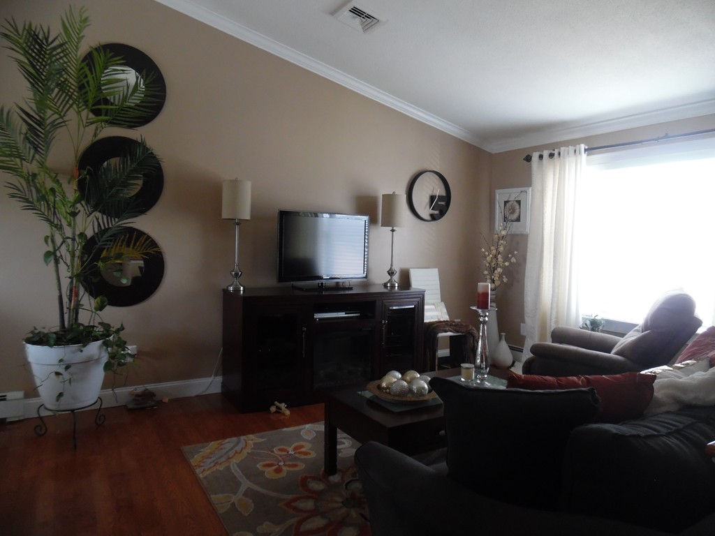 43 McMahon Street Fall River, MA 02721 - Photo 5 of 12 Gallery Image 5