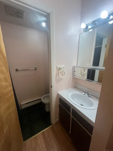 $1,800 | 72 Buddington Road, Unit 8, Groton, CT 06340