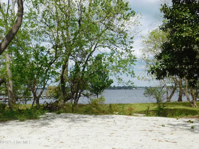 $1,400 | 706 East Front Street, Unit D, New Bern, NC 28560