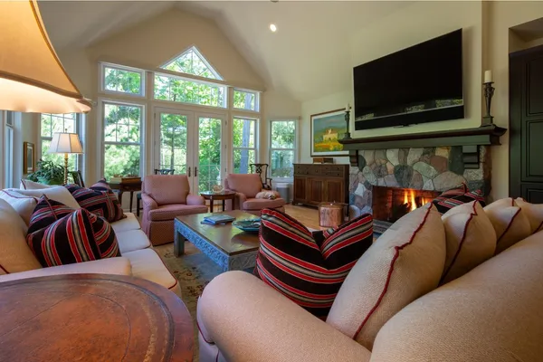 $1,950,000 | 3 West Crystal Bend Drive, Glen Arbor, MI 49636