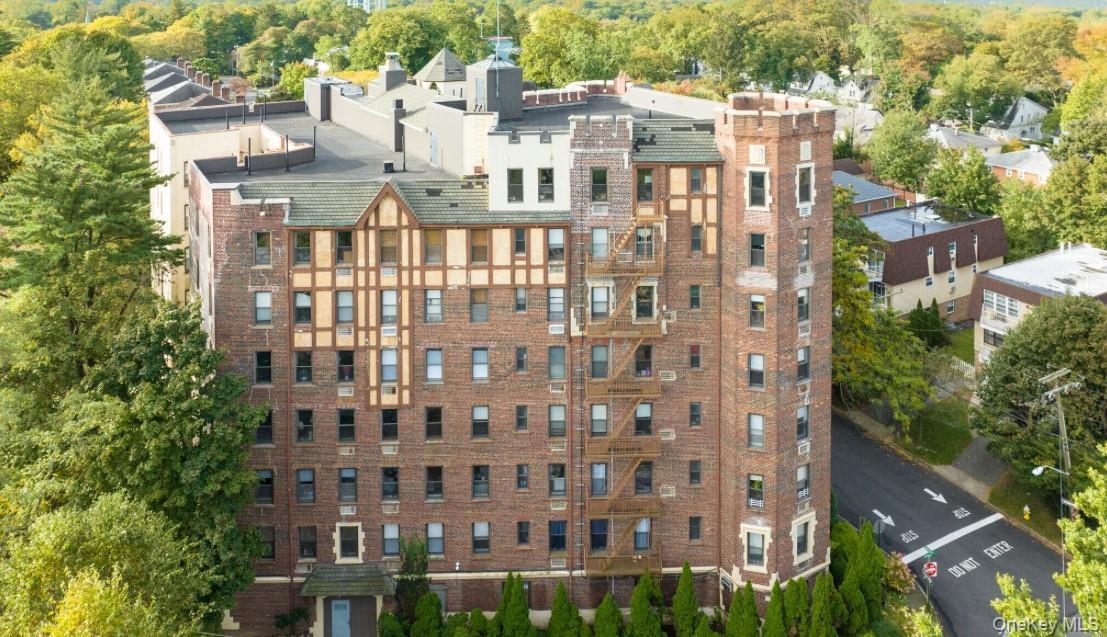 2 Spruce Street, Unit 1H Great Neck, NY 11021 - Photo 1 of 5