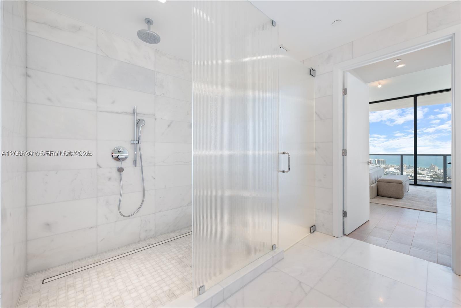 500 Alton Road, Unit 3304 Miami Beach, FL 33139 - Photo 21 of 28 Gallery Image 21