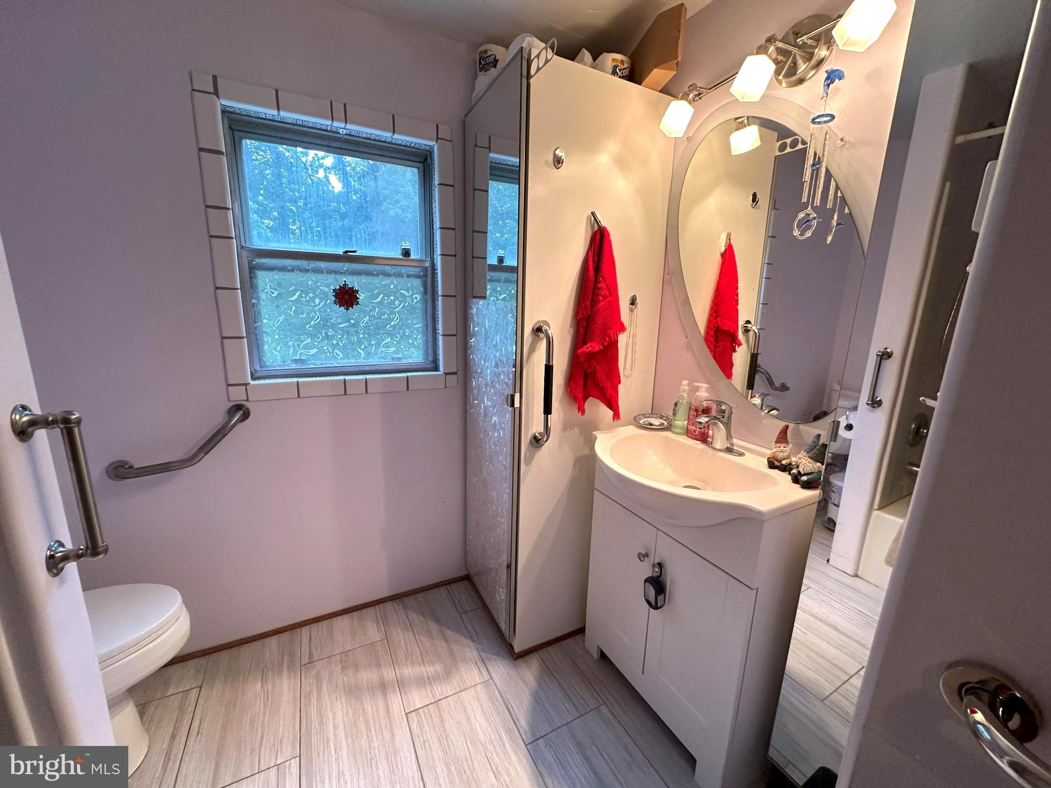 210 Buckler Road Huntingtown, MD 20639 - Photo 17 of 21 Hall Bathroom