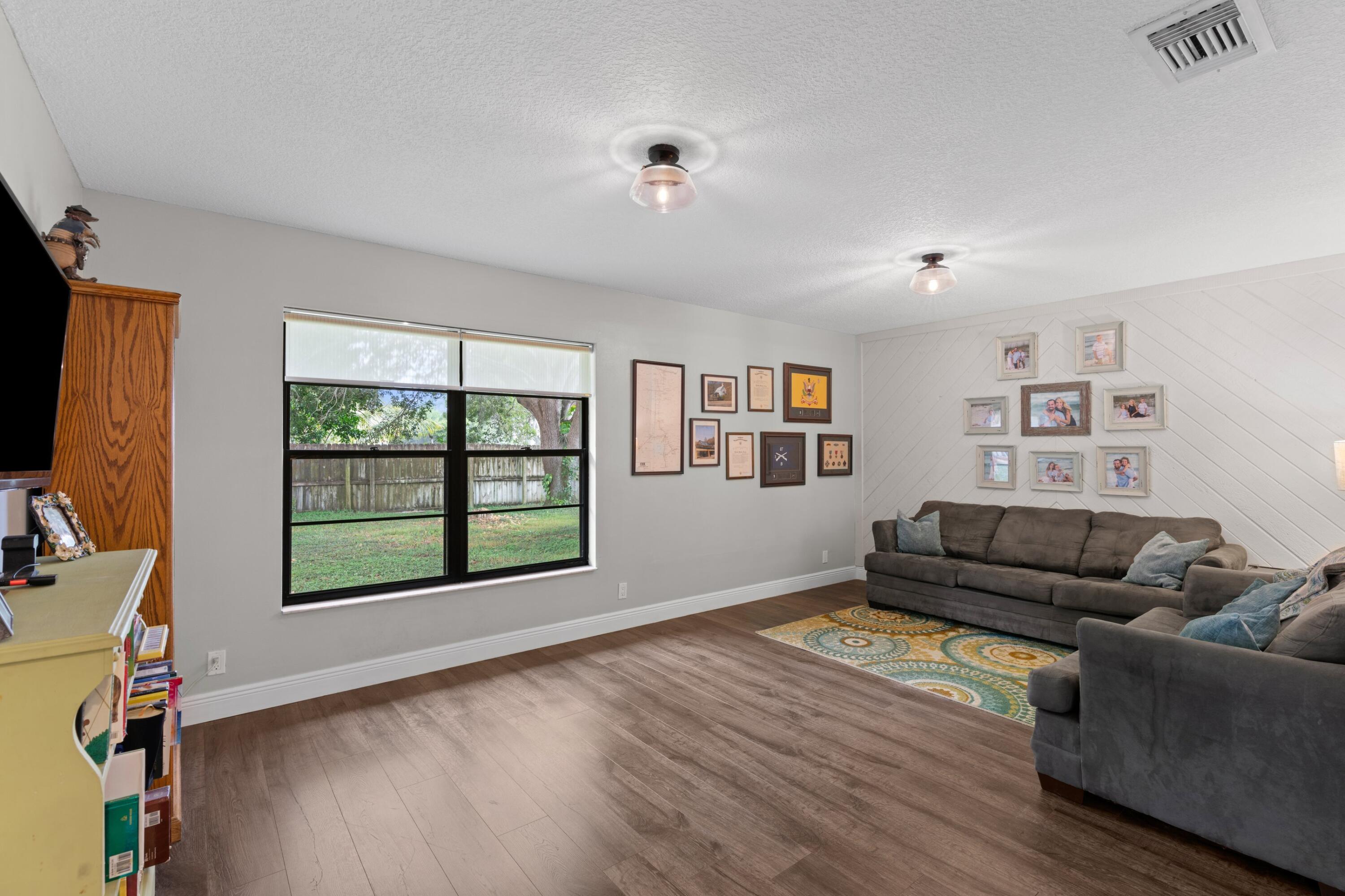 1674 Rye Terrace Wellington, FL 33414 - Photo 11 of 27 DSC09983-Edit.jpg-SMALL