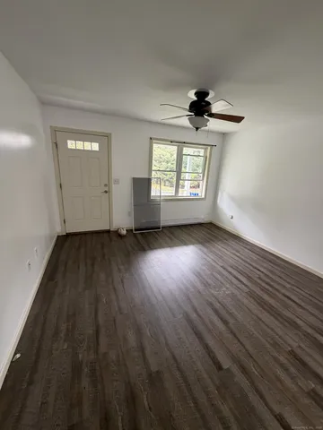 $1,650 | 91 Reynolds Bridge Road, Unit B, Thomaston, CT 06787