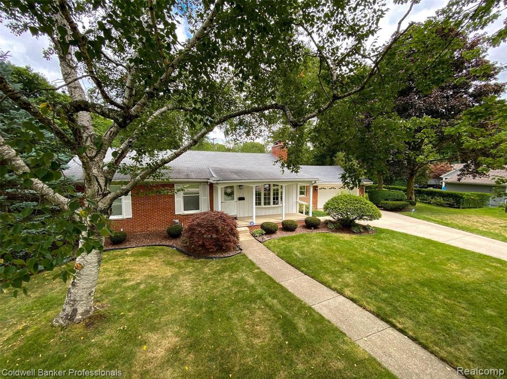 16146 Beverly Road Beverly Hills, MI 48025 - Photo 3 of 31