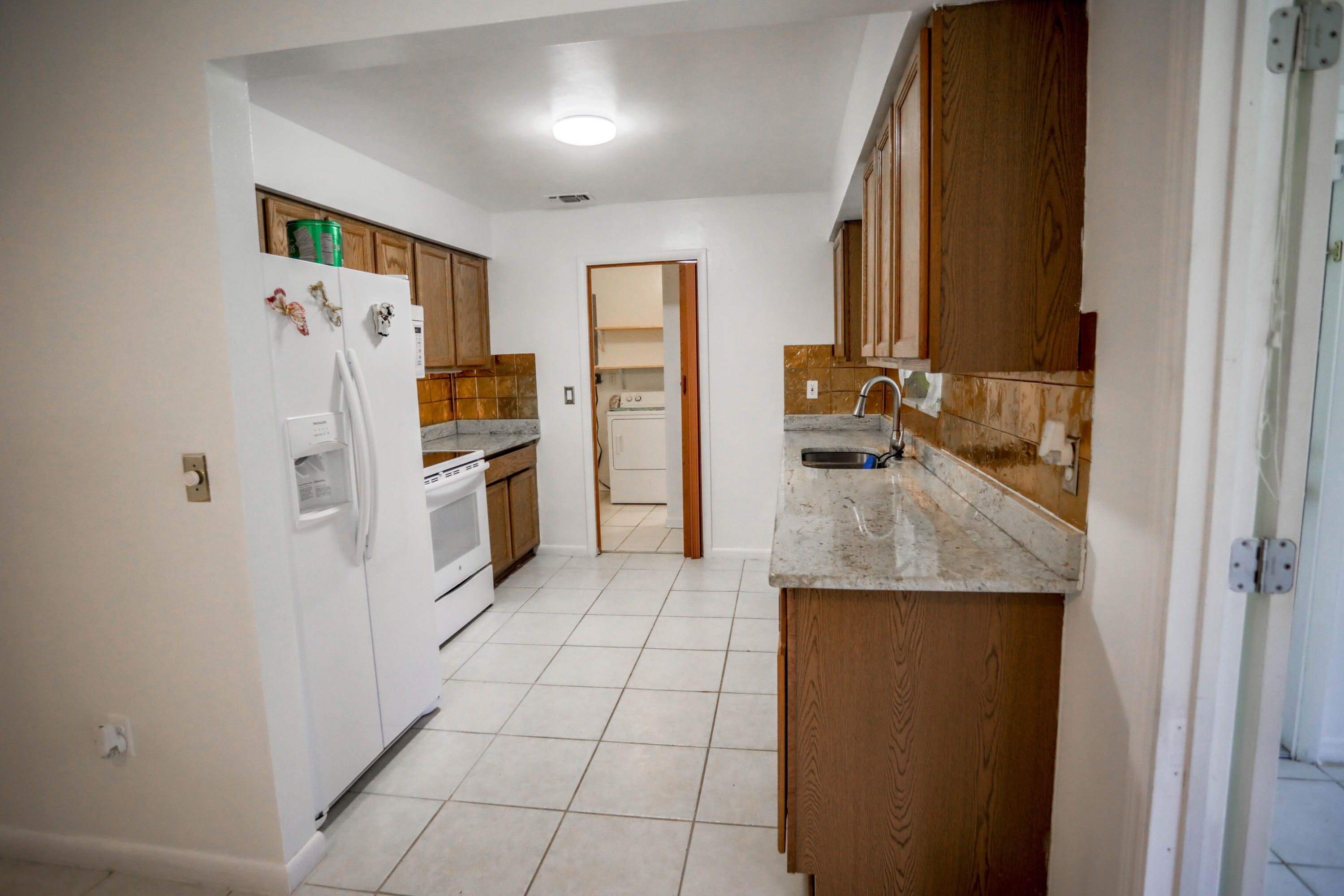 4216 Gulfstream Road Lake Worth, FL 33461 - Photo 37 of 67 L45A8823