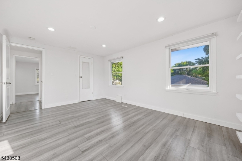 13 Munsey Road Emerson, NJ 07630 - Photo 26 of 48