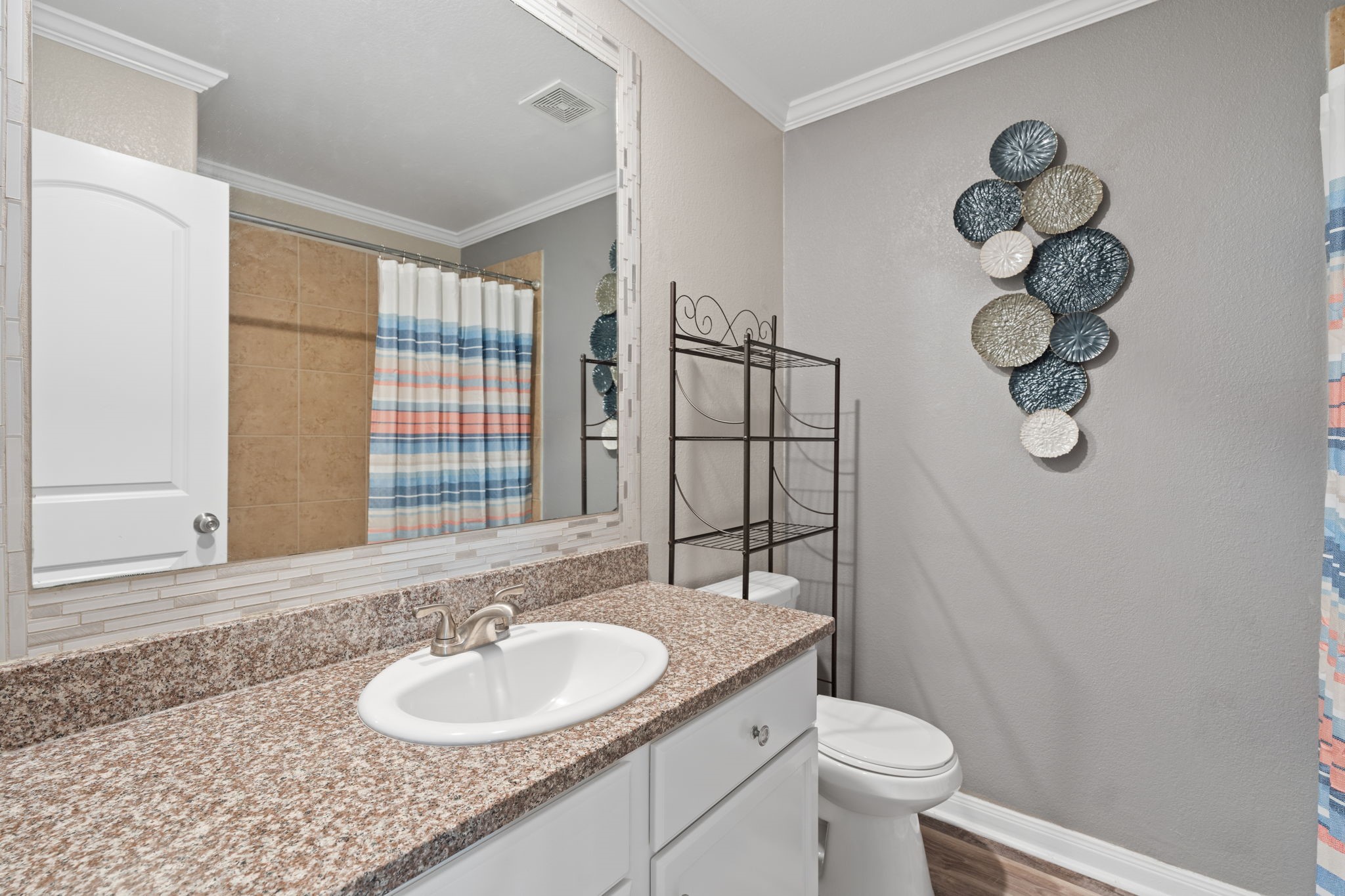 12515 SIlverwood Springs Place Houston, TX 77014 - Photo 27 of 33 Secondary Bathroom