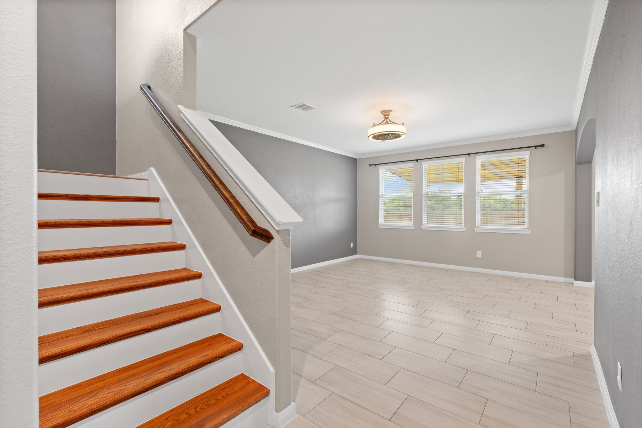 12515 SIlverwood Springs Place Houston, TX 77014 - Photo 7 of 33