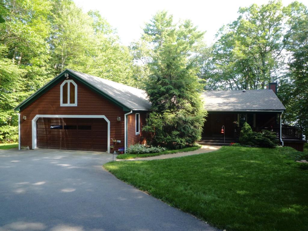 383 Isaacs Turn Road Barrington, NH 03825 - Photo 1 of 36 Gallery Image 1