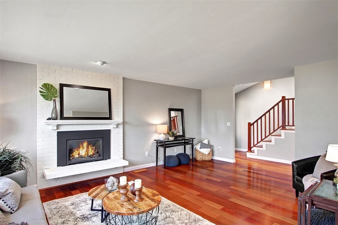 3947 Southwest Austin Street Seattle, WA 98136 - Photo 2 of 20 Gallery Image 2
