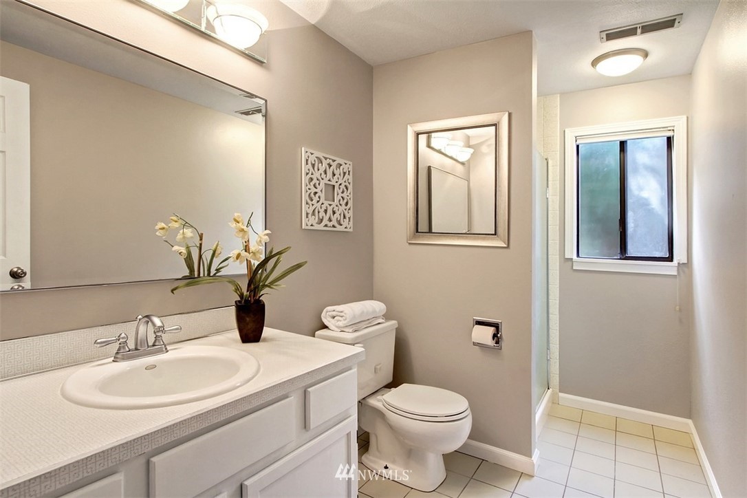 3947 Southwest Austin Street Seattle, WA 98136 - Photo 17 of 20 Gallery Image 17