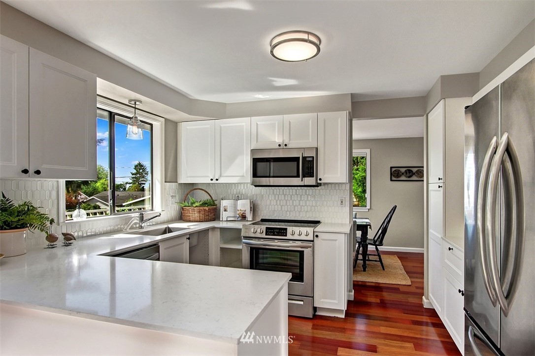 3947 Southwest Austin Street Seattle, WA 98136 - Photo 6 of 20 Gallery Image 6