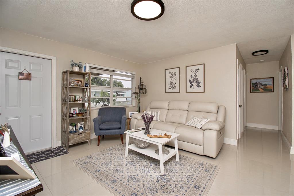 4944 Northwest 55th Street Tamarac, FL 33319 - Photo 12 of 51