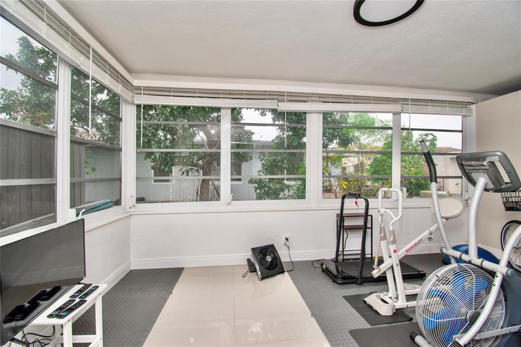 4944 Northwest 55th Street Tamarac, FL 33319 - Photo 21 of 51