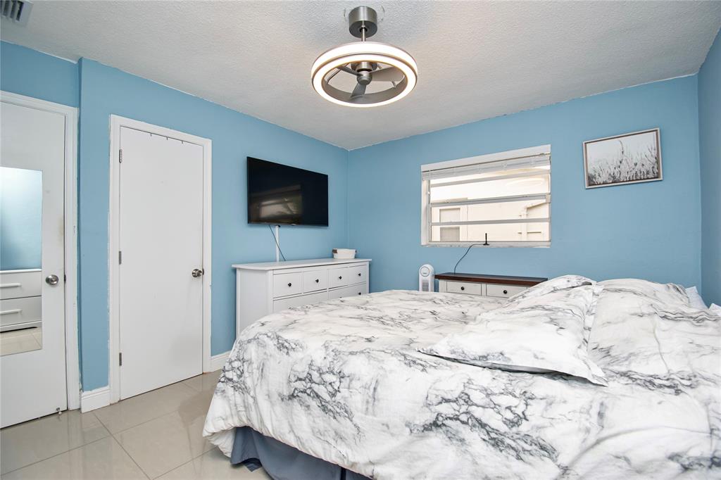 4944 Northwest 55th Street Tamarac, FL 33319 - Photo 26 of 51