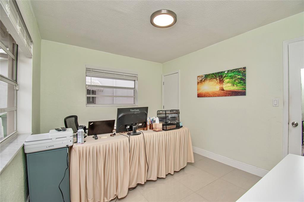 4944 Northwest 55th Street Tamarac, FL 33319 - Photo 33 of 51