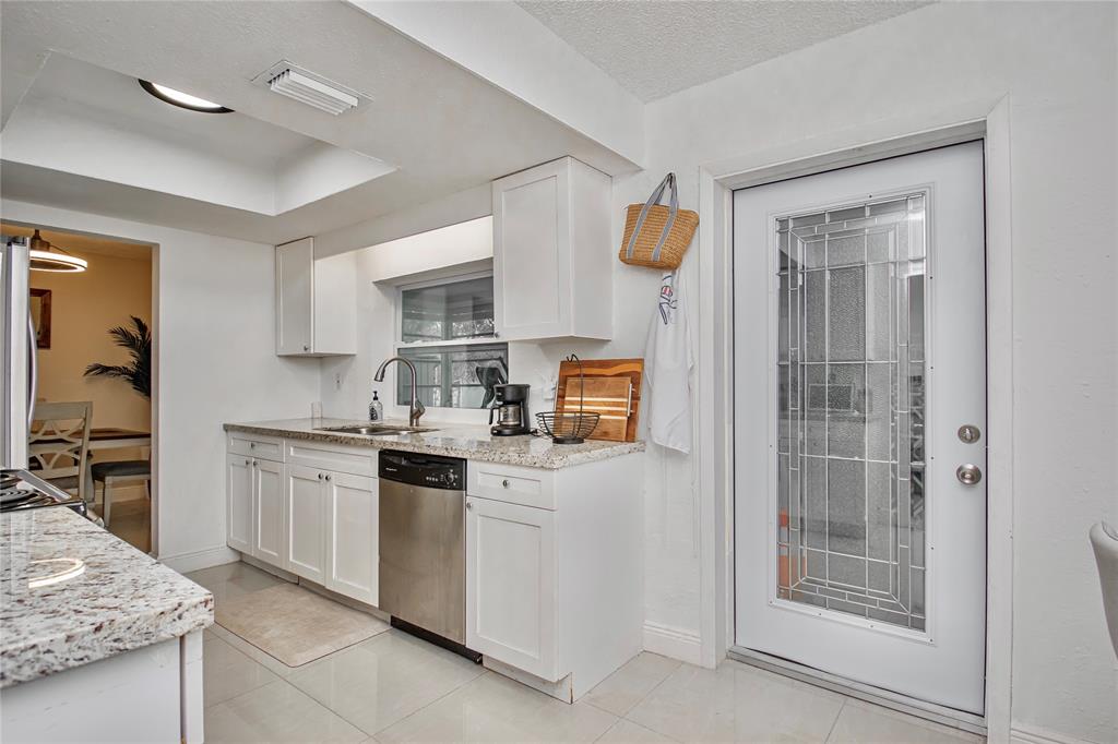 4944 Northwest 55th Street Tamarac, FL 33319 - Photo 4 of 51