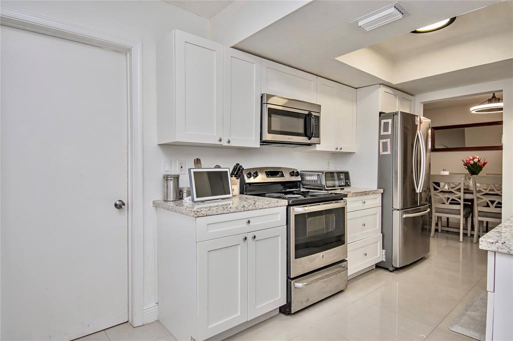 4944 Northwest 55th Street Tamarac, FL 33319 - Photo 5 of 51