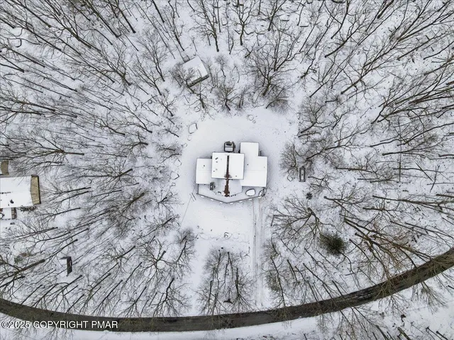 $699,985 | 115 Pioneer Drive, Lackawaxen, PA 18435